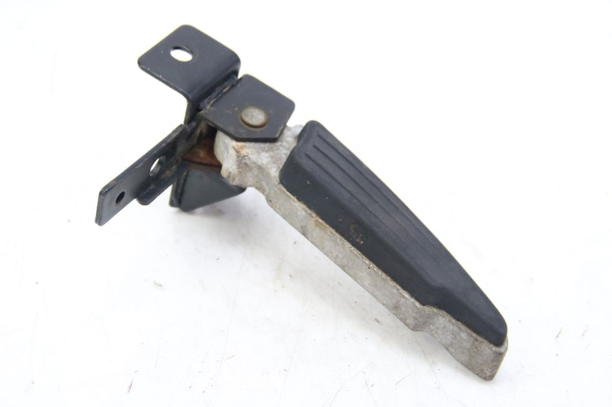 photo de SOPORTE DE PIE TRASERO DERECHO PEUGEOT CITYSTAR 50 (2013 - 2017) - Detalle de la pieza