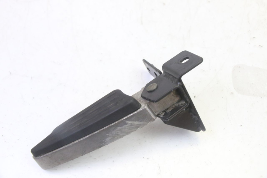 photo de SOPORTE DE PIE TRASERO DERECHO PEUGEOT CITYSTAR 50 (2013 - 2017) - Zoom estado de uso