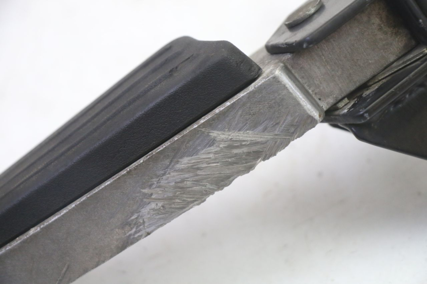 photo de SOPORTE DE PIE TRASERO DERECHO PEUGEOT CITYSTAR 50 (2013 - 2017) - Otra perspectiva