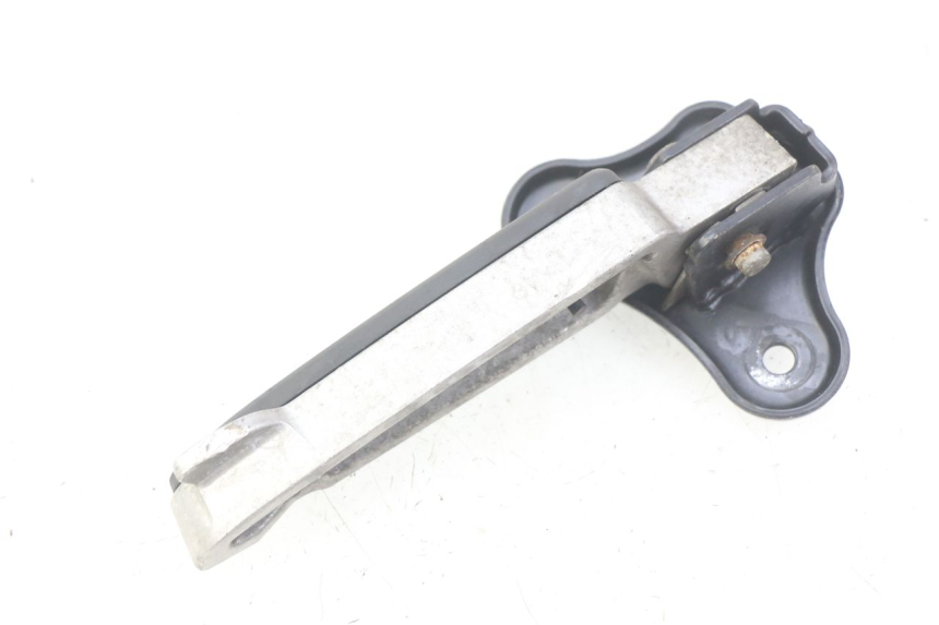 photo de SOPORTE DE PIE TRASERO DERECHO PEUGEOT DJANGO 2T 50 (2014 - 2019) - Detalle de la pieza