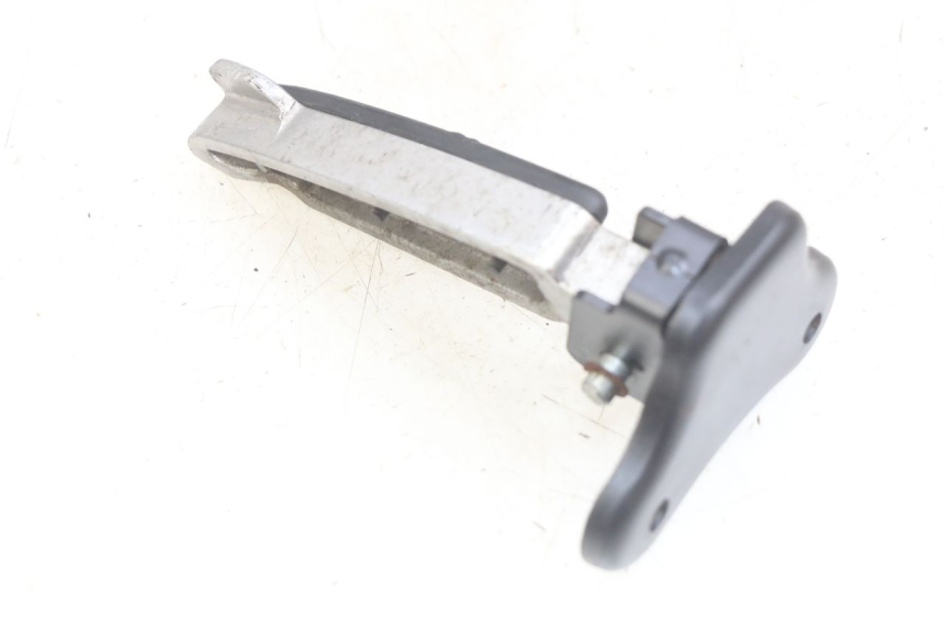 photo de SOPORTE DE PIE TRASERO DERECHO PEUGEOT DJANGO 4T 50 (2014 - 2019) - Zoom estado de uso