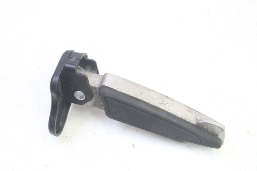 photo de SOPORTE DE PIE TRASERO DERECHO PEUGEOT DJANGO 4T 50 (2014 - 2019) - Detalle de la pieza