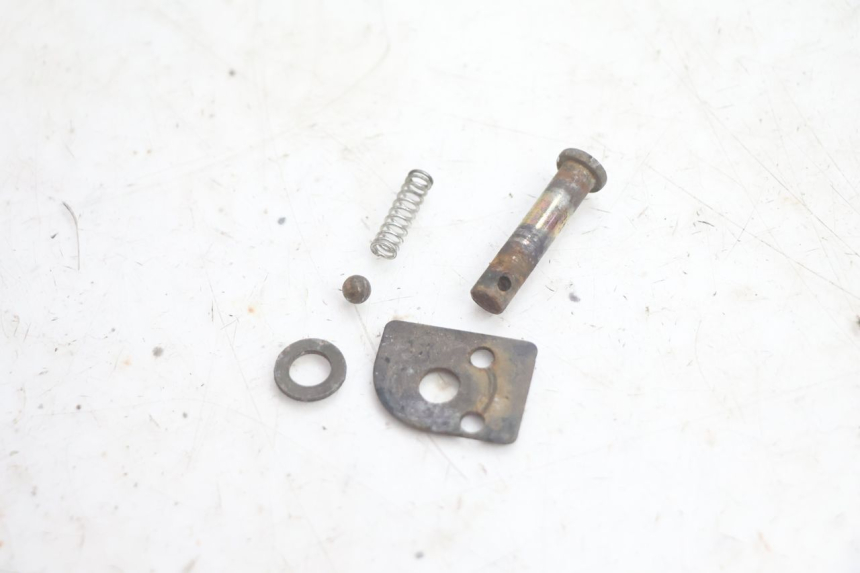 photo de REPOSAPIES TRASERA DERECHA CF MOTO E-CHARM 125 (2005 - 2008) - Primer plano técnico