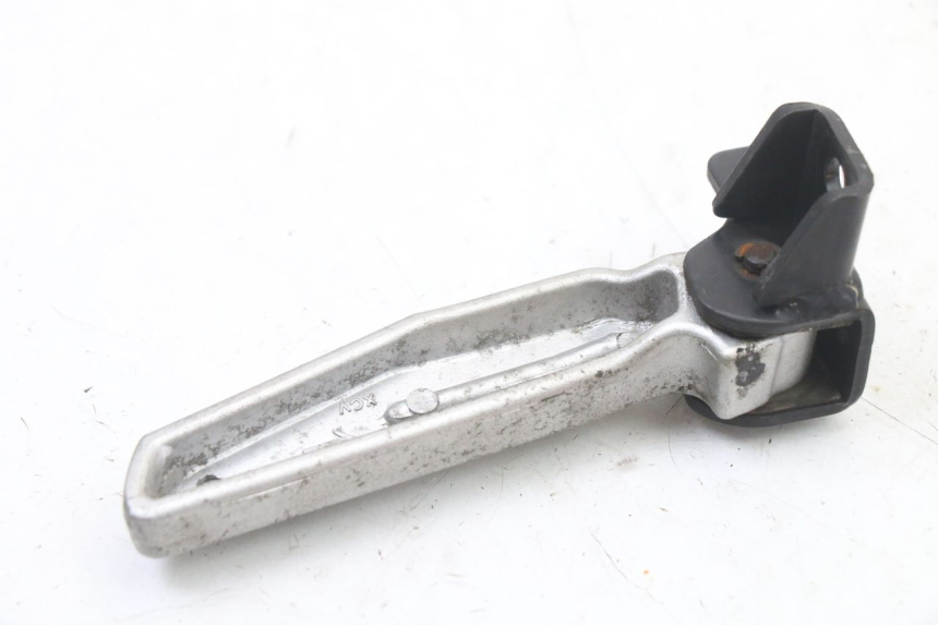 photo de REPOSAPIES TRASERA DERECHA SYM FIDDLE 3 III 125 (2014 - 2020) - Primer plano técnico