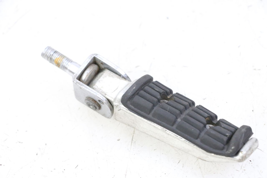 photo de REPOSAPIES TRASERA DERECHA YAMAHA FJ 36Y 1100 (1984 - 1985) - Primer plano técnico