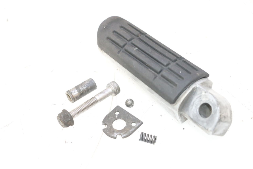 photo de REPOSAPIES TRASERA DERECHA YAMAHA FJR 1300 (2001 - 2005) - Vista general del producto