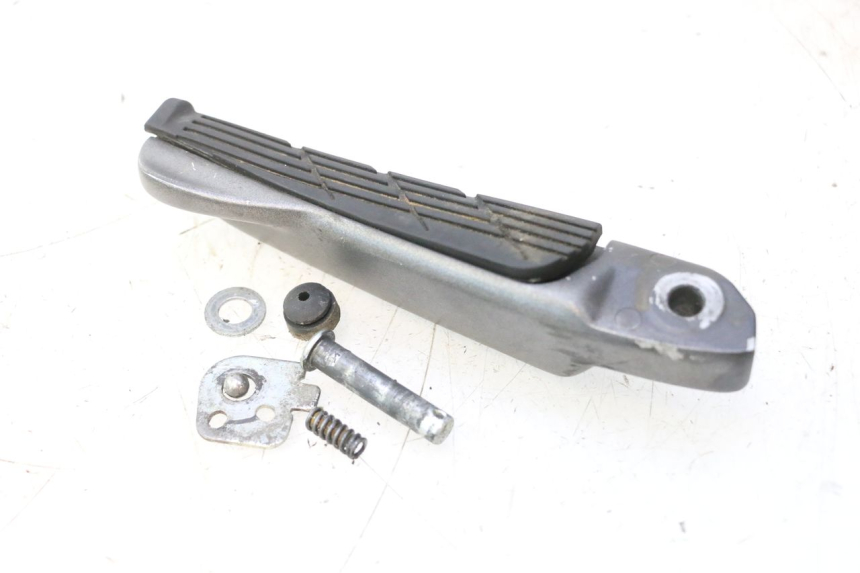 photo de REPOSAPIES TRASERA DERECHA HONDA FJS SILVER WING SILVERWING 400 (2005 - 2008) - Recambio usado revisado