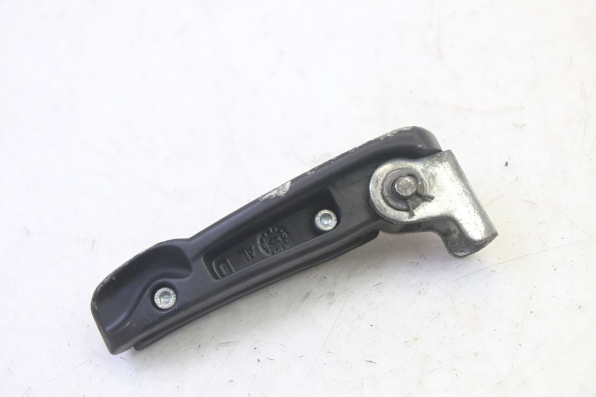 photo de REPOSAPIES TRASERA DERECHA PIAGGIO FLY 4T 50 (2013 - 2017) - Primer plano técnico