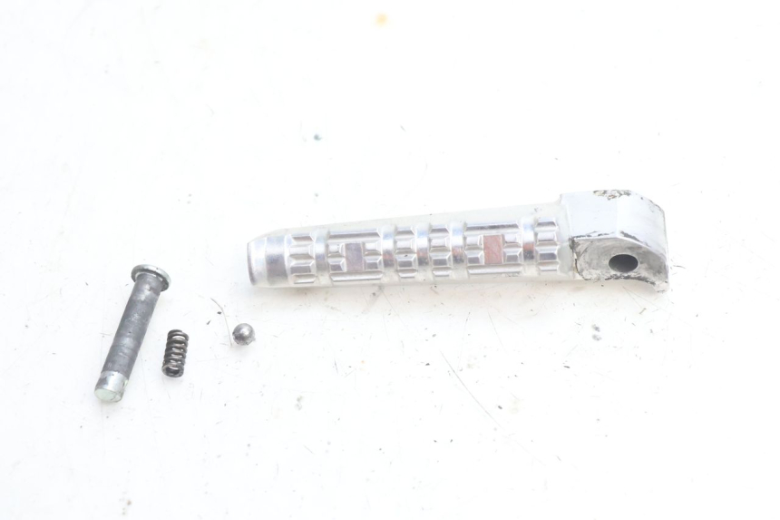 photo de REPOSAPIES TRASERA DERECHA YAMAHA FZ8 800 (2010 - 2016) - Zoom estado de uso