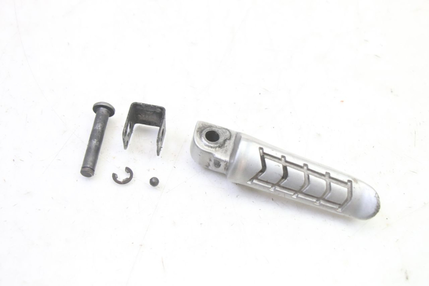 photo de REPOSAPIES TRASERA DERECHA BMW G310 R 310 (2016 - 2020) - Vista principal