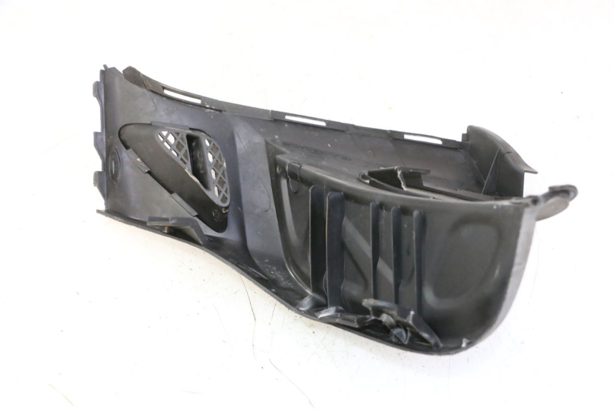 photo de REPOSAPIES TRASERA DERECHA KYMCO GRAND DINK 125 (2008 - 2014) - Primer plano técnico