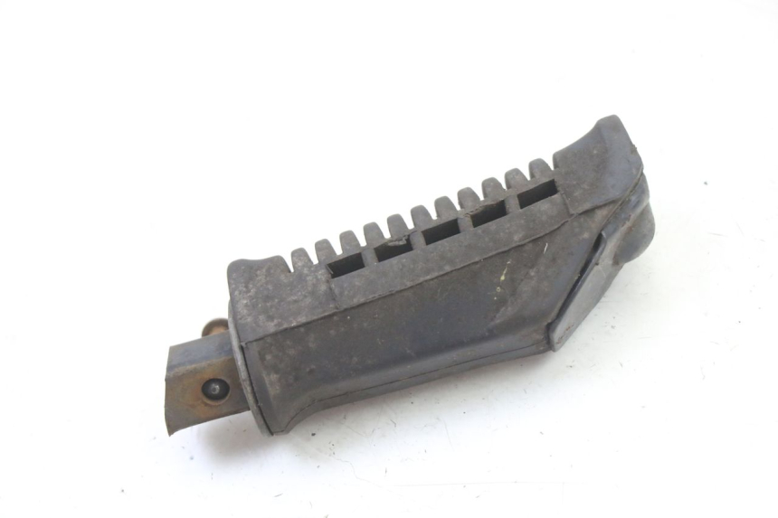 photo de REPOSAPIES TRASERA DERECHA SUZUKI GS GSE 500 (2001 - 2003) - Primer plano técnico