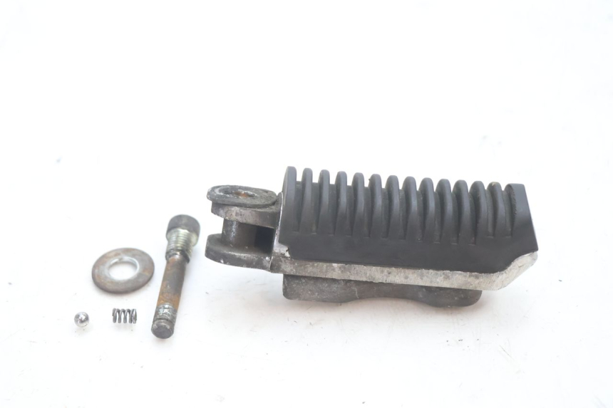 photo de REPOSAPIES TRASERA DERECHA SUZUKI GSF N BANDIT 1200 (2001 - 2005) - Vista principal