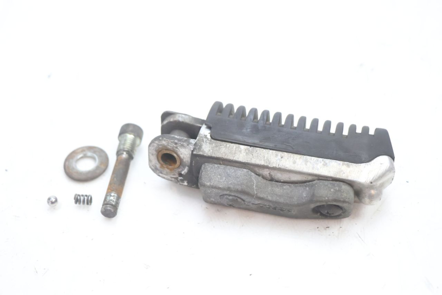 photo de REPOSAPIES TRASERA DERECHA SUZUKI GSF N BANDIT 1200 (2001 - 2005) - Otra perspectiva