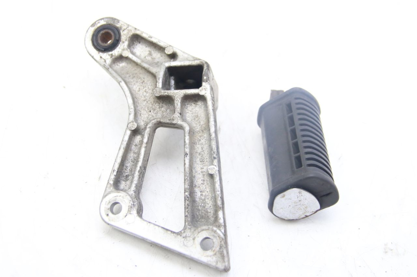 photo de SOPORTE DE PIE TRASERO DERECHO SUZUKI GSX-F GSX  F 1100 (1988 - 1994) - Zoom estado de uso