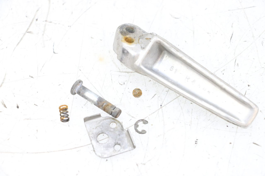 photo de REPOSAPIES TRASERA DERECHA SUZUKI GSXR GSX-R 1000 (2003 - 2004) - Primer plano técnico