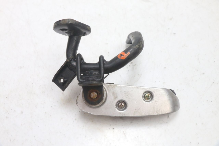 photo de REPOSAPIES TRASERA DERECHA SYM GTS EVO 125 (2009 - 2013) - Primer plano técnico