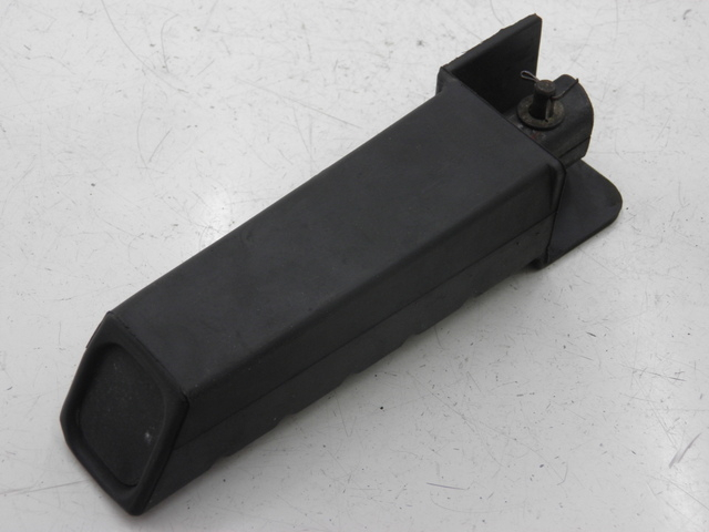 photo de REPOSAPIES TRASERA DERECHA HONDA FES PANTHEON 125 (2003 - 2007) - Zoom estado de uso