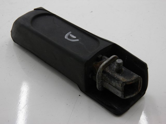 photo de REPOSAPIES TRASERA DERECHA HONDA FES S-WING SWING 125 (2007 - 2015) - Primer plano técnico