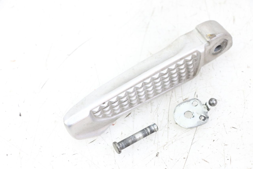 photo de REPOSAPIES TRASERA DERECHA HONDA FORZA 125 (2021 - 2025) - Zoom estado de uso