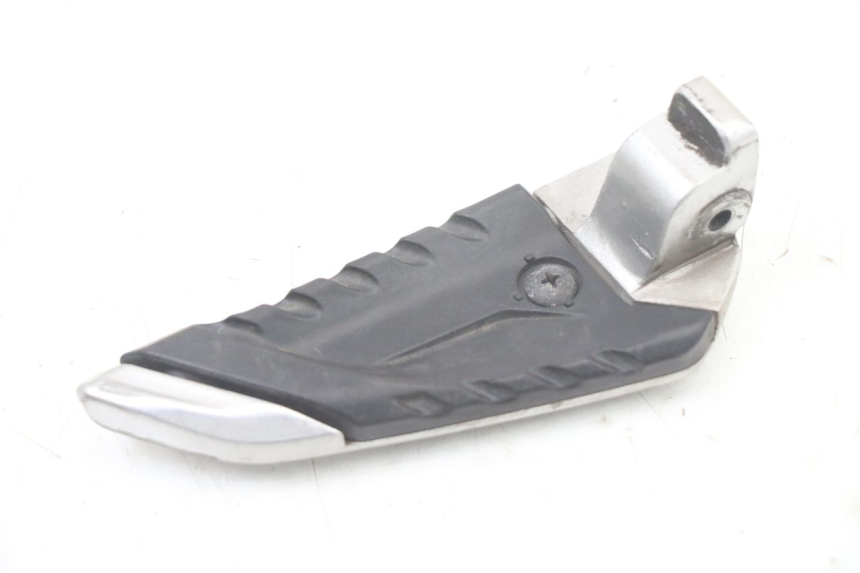 photo de REPOSAPIES TRASERA DERECHA HONDA SH i 300 (2015 - 2020) - Primer plano técnico