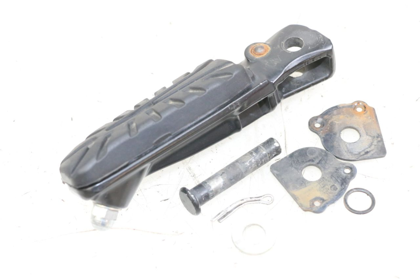 photo de REPOSAPIES TRASERA DERECHA HUSQVARNA SVARTPILEN 401 (2018 - 2023) - Detalle de la pieza