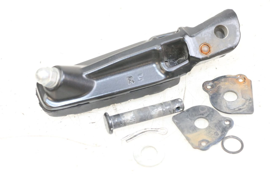 photo de REPOSAPIES TRASERA DERECHA HUSQVARNA SVARTPILEN 401 (2018 - 2023) - Otra perspectiva