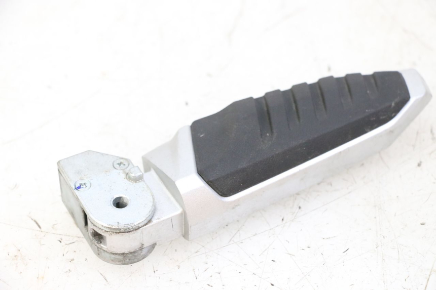 photo de REPOSAPIES TRASERA DERECHA SYM JOYMAX 125 (2010 - 2017) - Vista principal