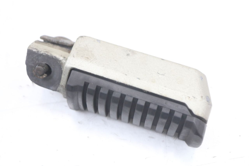 photo de REPOSAPIES TRASERA DERECHA KAWASAKI GTR 1000 (1994 - 2004) - Otra perspectiva