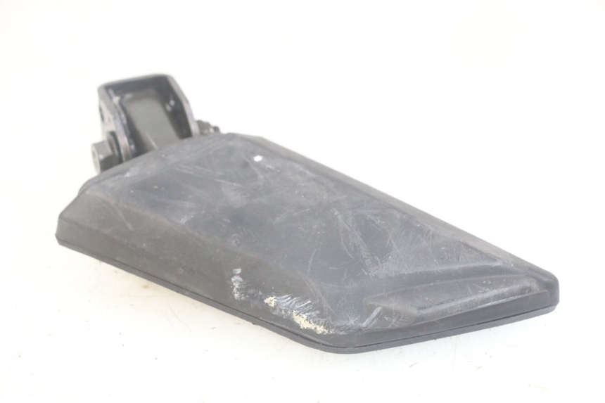 photo de SOPORTE DE PIE TRASERO DERECHO PEUGEOT KISBEE 2T 50 (2010 - 2017) - Detalle de la pieza