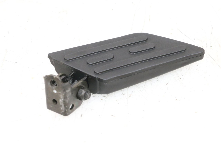 photo de SOPORTE DE PIE TRASERO DERECHO PEUGEOT KISBEE 2T 50 (2010 - 2017) - Estado de la superficie y material