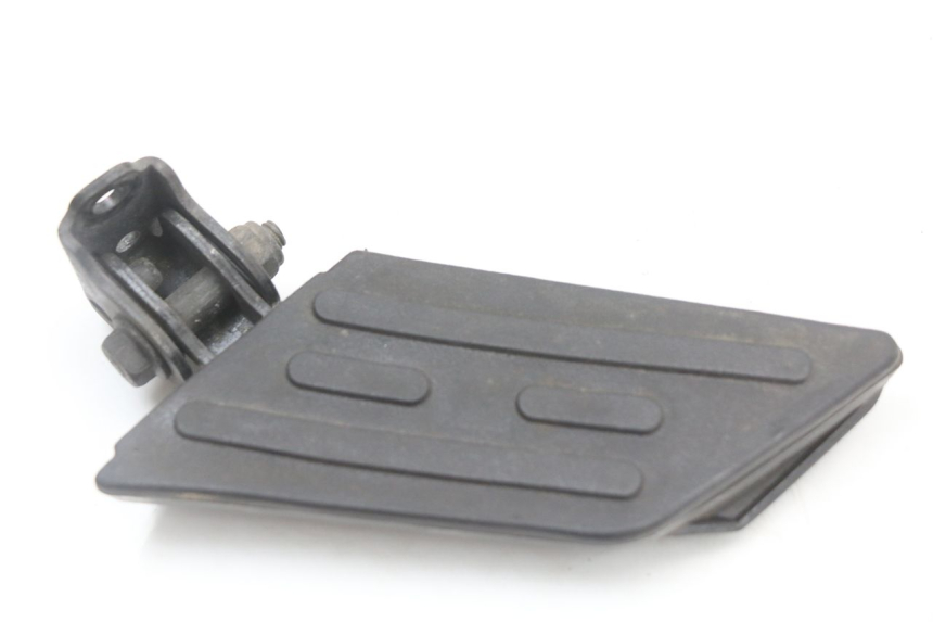 photo de REPOSAPIES TRASERA DERECHA PEUGEOT KISBEE 4T 50 (2018 - 2022) - Primer plano técnico