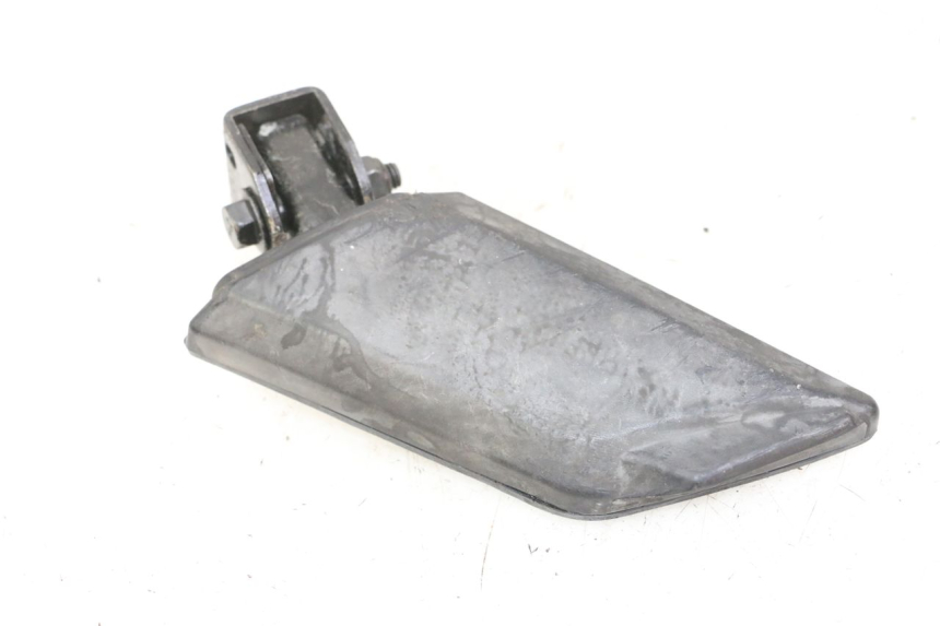 photo de SOPORTE DE PIE TRASERO DERECHO PEUGEOT KISBEE 4T 50 (2010 - 2017) - Primer plano técnico