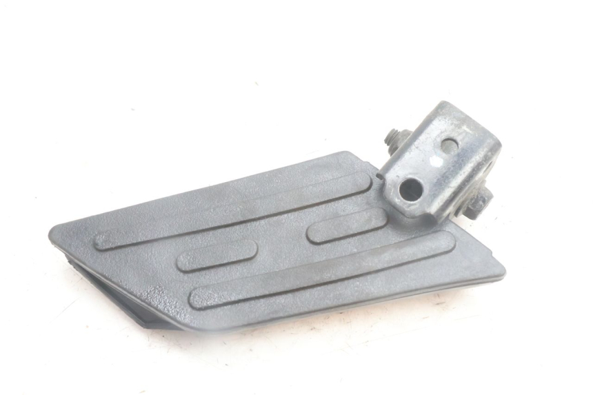 photo de SOPORTE DE PIE TRASERO DERECHO PEUGEOT KISBEE 4T 50 (2010 - 2017) - Detalle de la pieza