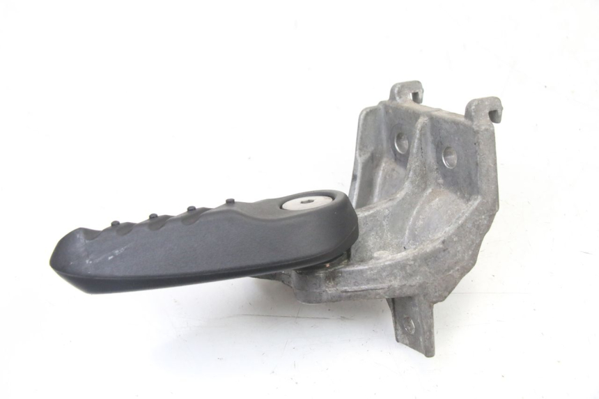 photo de REPOSAPIES TRASERA DERECHA MBK OVETTO ONE 2T 50 (2013 - 2017) - Otra perspectiva