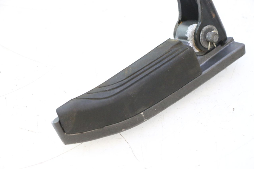 photo de REPOSAPIES TRASERA DERECHA PIAGGIO MP3 500 (2016 - 2018) - Primer plano técnico