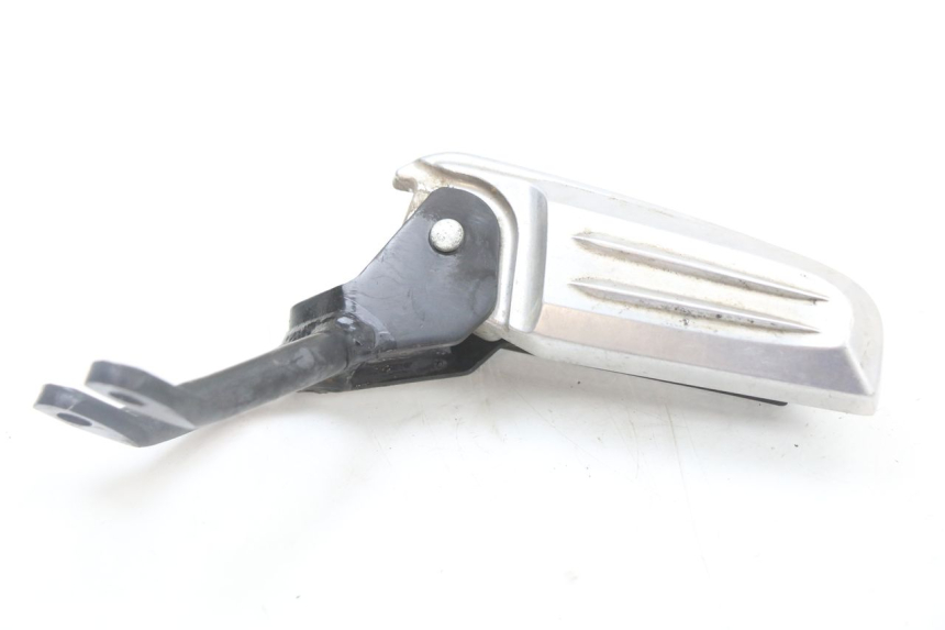 photo de REPOSAPIES TRASERA DERECHA HONDA PCX (JF47) 125 (2012 - 2013) - Primer plano técnico