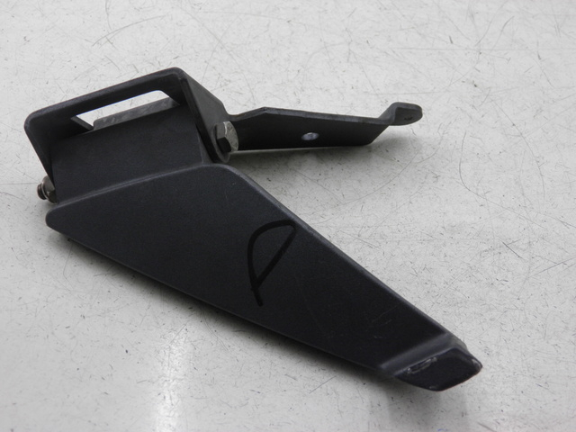 photo de REPOSAPIES TRASERA DERECHA PEUGEOT GEOPOLIS 250 (2006 - 2008) - Detalles de los puntos de fijación