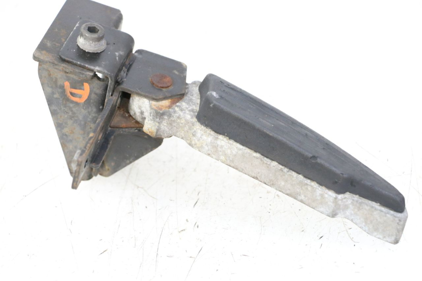 photo de REPOSAPIES TRASERA DERECHA PEUGEOT SATELIS 125 (2013 - 2018) - Detalle de la pieza