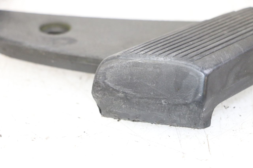 photo de REPOSAPIES TRASERA DERECHA PIAGGIO VESPA LX 150 (2005 - 2013) - Zoom estado de uso