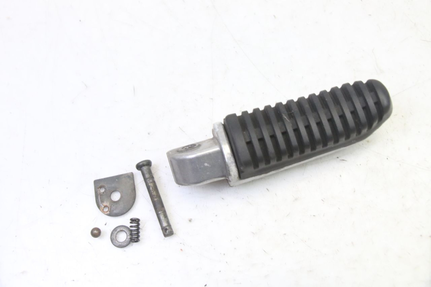 photo de REPOSAPIES TRASERA DERECHA MAG POWER R-STREET 50 (2016 - 2025) - Detalle de la pieza