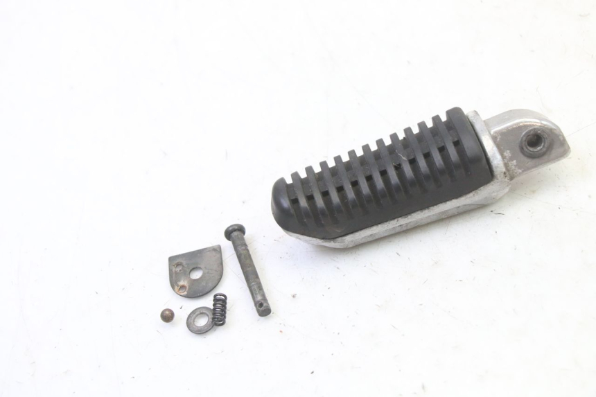 photo de REPOSAPIES TRASERA DERECHA MAG POWER R-STREET 50 (2016 - 2025) - Zoom estado de uso