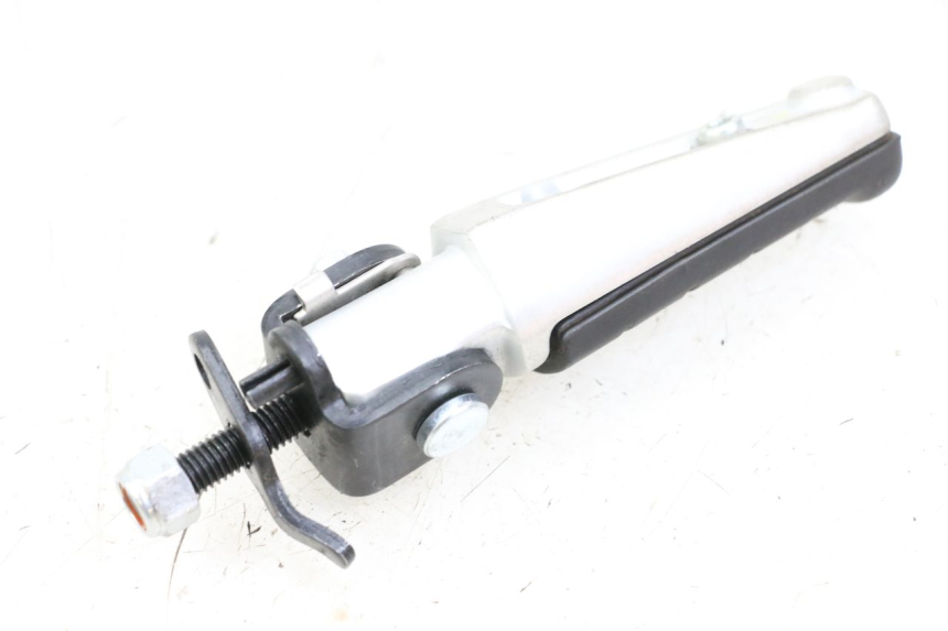 photo de REPOSAPIES TRASERA DERECHA ROYAL ENFIELD CONTINENTAL GT 650 (2019 - 2024) - Zoom estado de uso