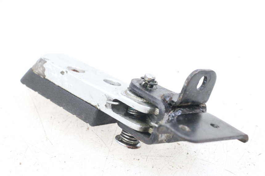 photo de REPOSAPIES TRASERA DERECHA DAELIM S3 125 (2010 - 2017) - Zoom estado de uso