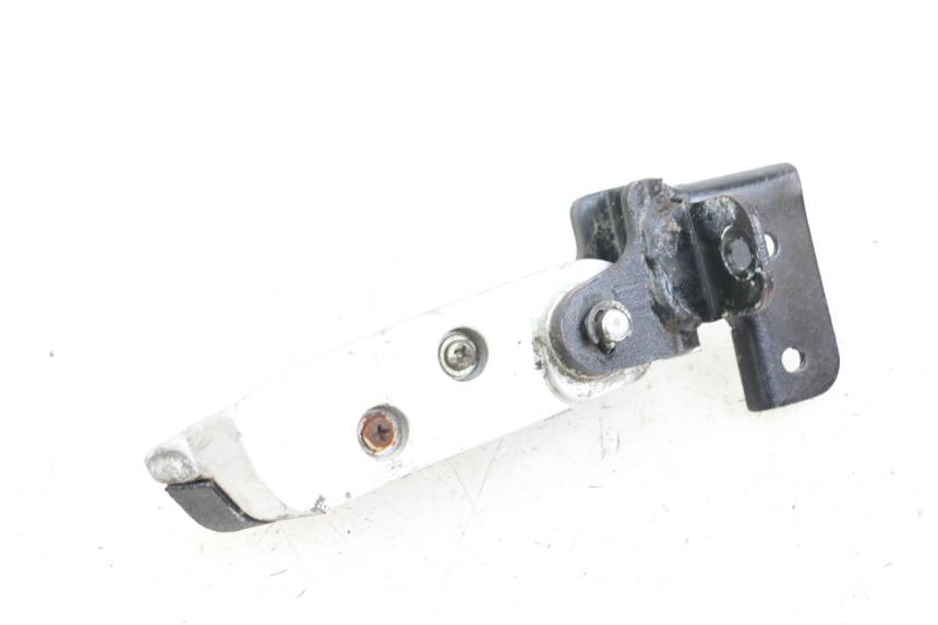 photo de REPOSAPIES TRASERA DERECHA DAELIM S3 125 (2010 - 2017) - Otra perspectiva