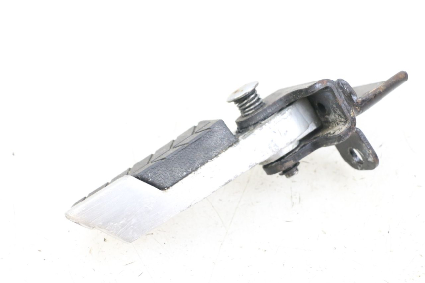 photo de REPOSAPIES TRASERA DERECHA DAELIM S3 125 (2010 - 2017) - Primer plano técnico