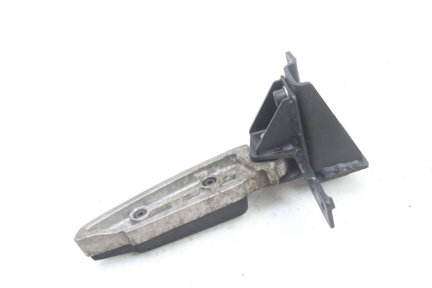 photo de REPOSAPIES TRASERA DERECHA PEUGEOT SATELIS 125 (2013 - 2018) - Primer plano técnico