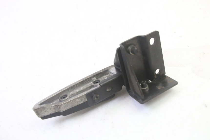 photo de REPOSAPIES TRASERA DERECHA PEUGEOT SATELIS 125 (2013 - 2018) - Estado de la superficie y material