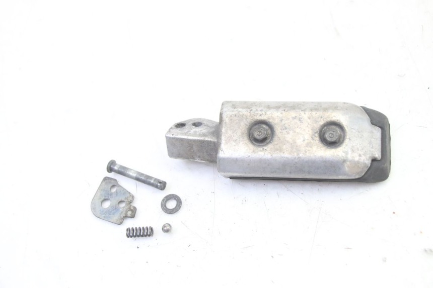 photo de REPOSAPIES TRASERA DERECHA HONDA ST PAN EUROPEAN 1300 (2002 - 2013) - Otra perspectiva