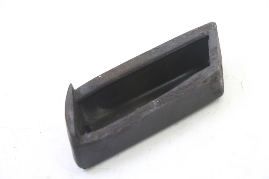 photo de REPOSAPIES TRASERA DERECHA PIAGGIO SUPER LX 125 (2000 - 2003) - Primer plano técnico